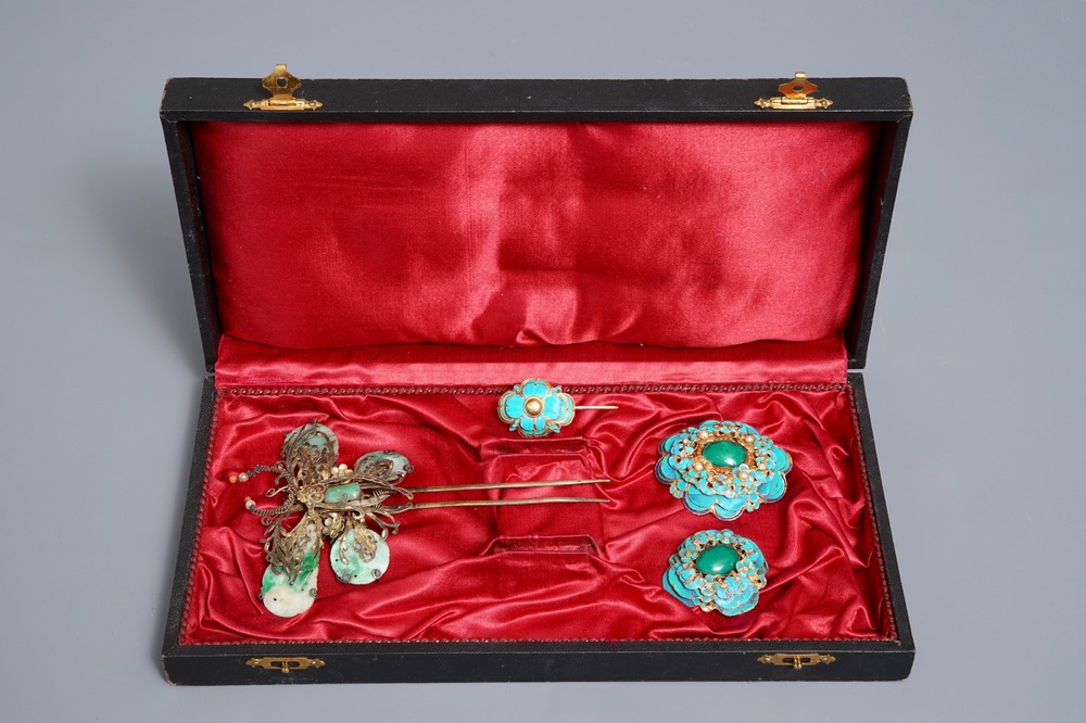 Four Chinese silver, jade and kingfisher feather ornaments, 19/20th C.