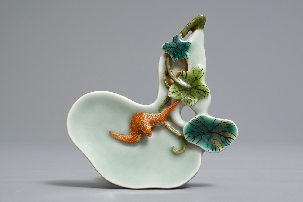 A Chinese lingzhi-shaped celadon ground brush rest, Qianlong mark, 19/20th C.