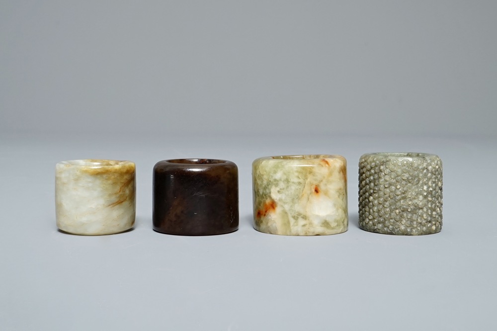 Quatre bagues d'archer en jade, Chine, 19/20&egrave;me