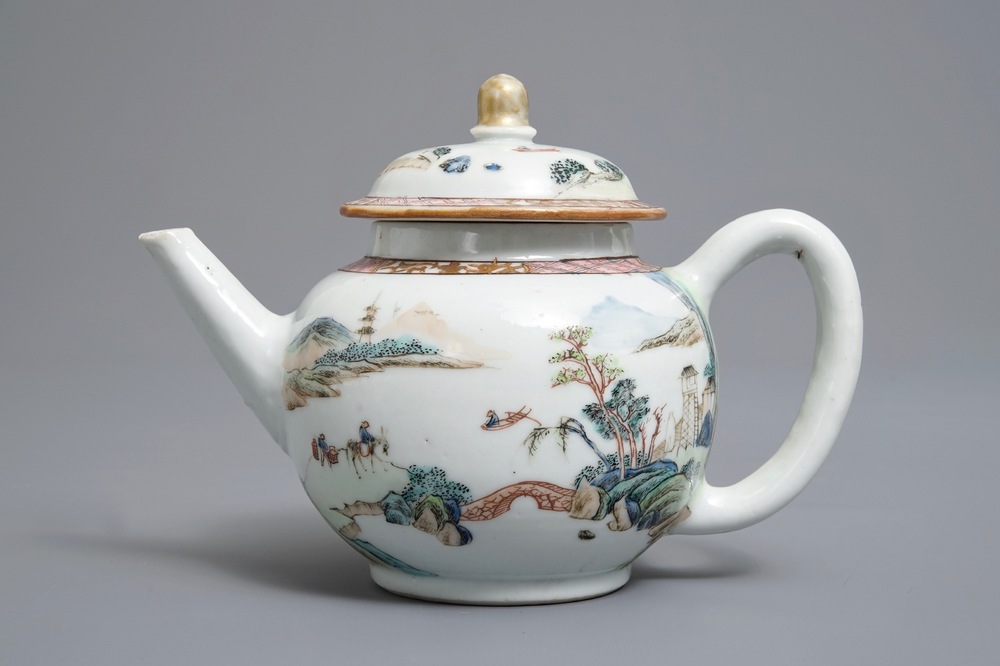 Une th&eacute;i&egrave;re couverte en porcelaine de Chine famille rose, Yongzheng