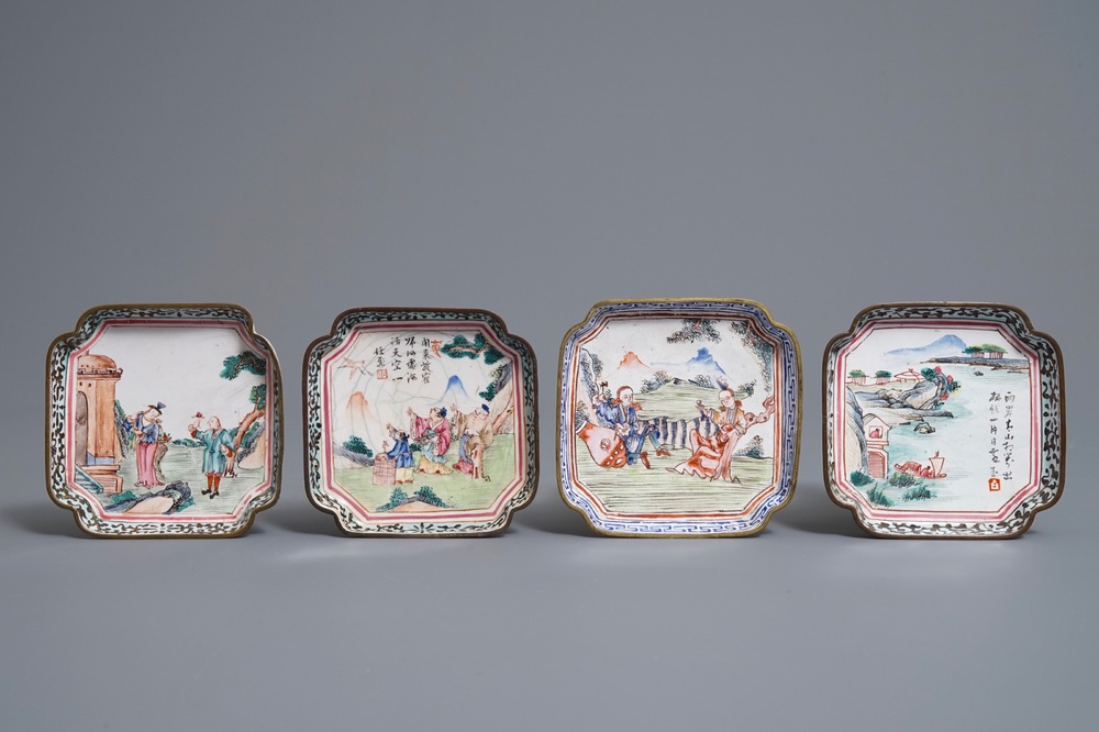 Quatre soucoupes de forme carr&eacute; en &eacute;maux de Canton, Qianlong