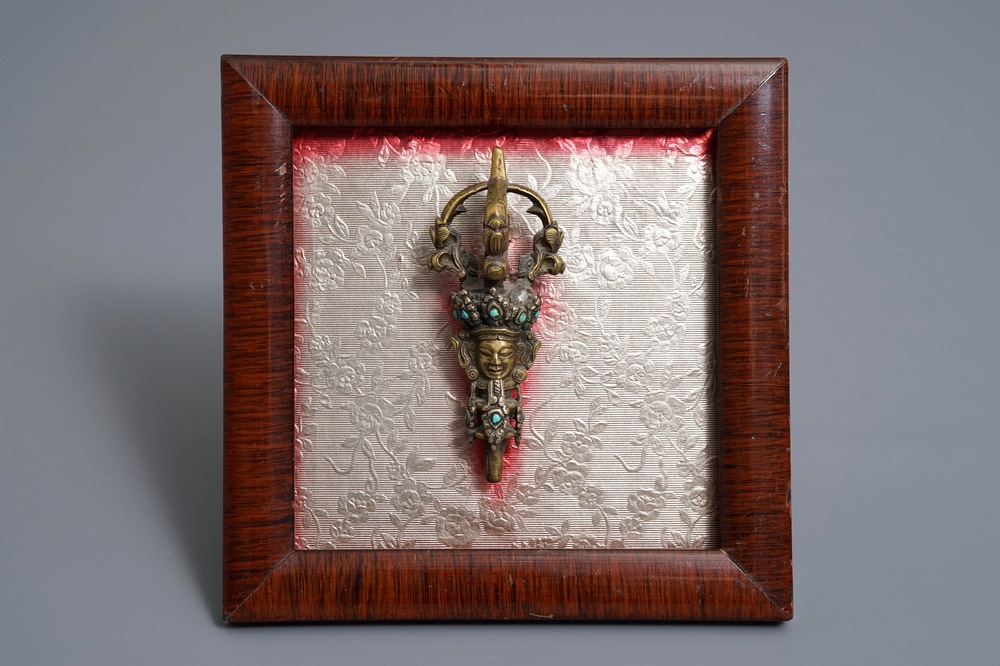 Un vajra en bronze dor&eacute; incrust&eacute; de turquoise, Sino-Tibet, 17/18&egrave;me