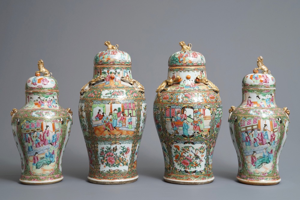 Twee paar Chinese Canton famille rose dekselvazen, 19e eeuw