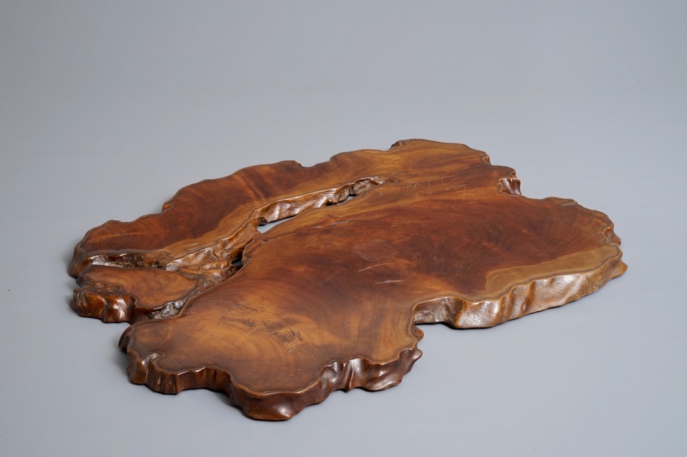 A Japanese polished rootwood tea ceremony tray, Meiji/Showa, 19/20th C.