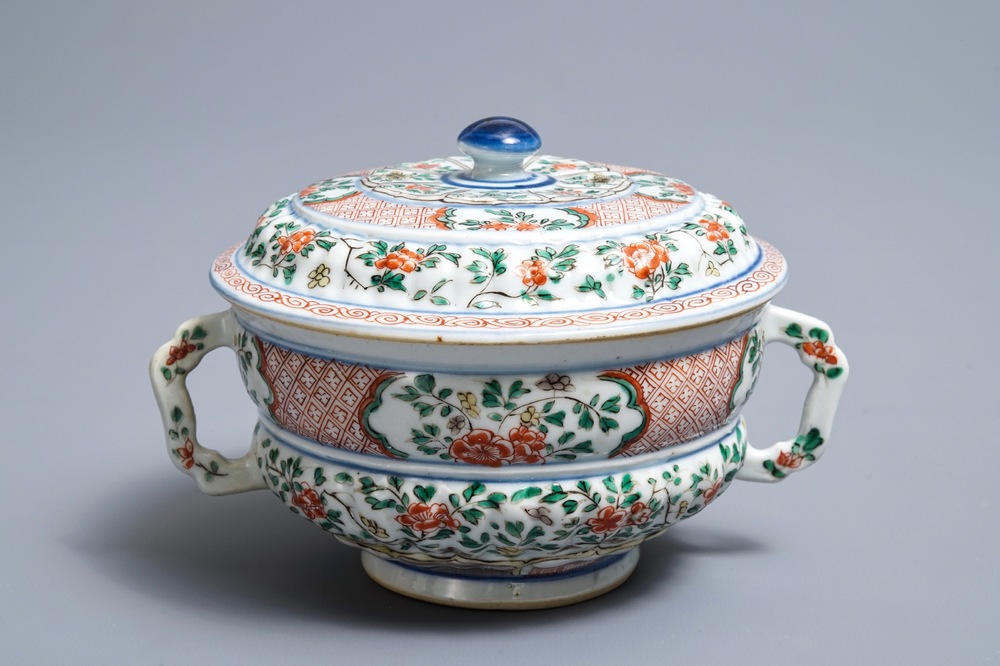 Een Chinese famille verte dekselterrine, Kangxi