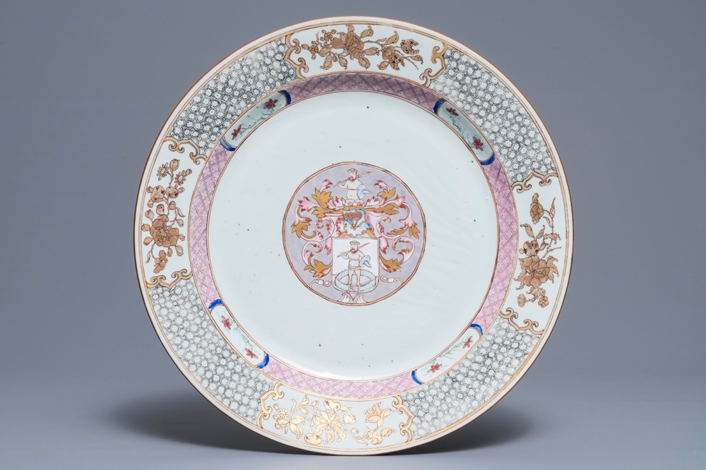 Een Chinese famille rose wapenschotel voor de Nederlandse markt, wapen van Tuineman, Yongzheng