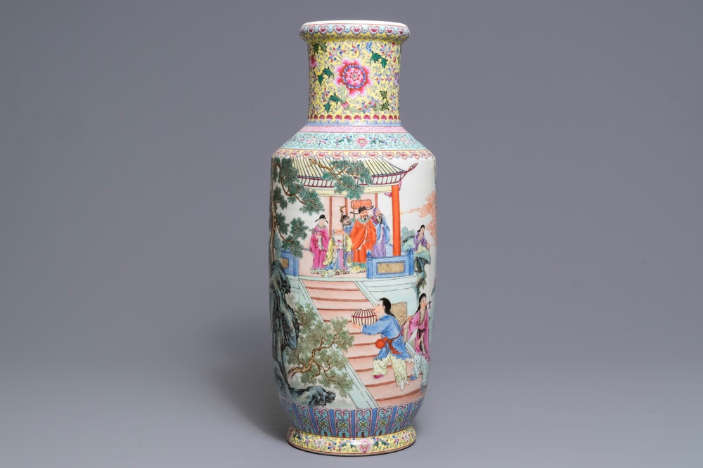 Een fijne Chinese famille rose rouleau vaas, Qianlong merk, Republiek, 20e eeuw