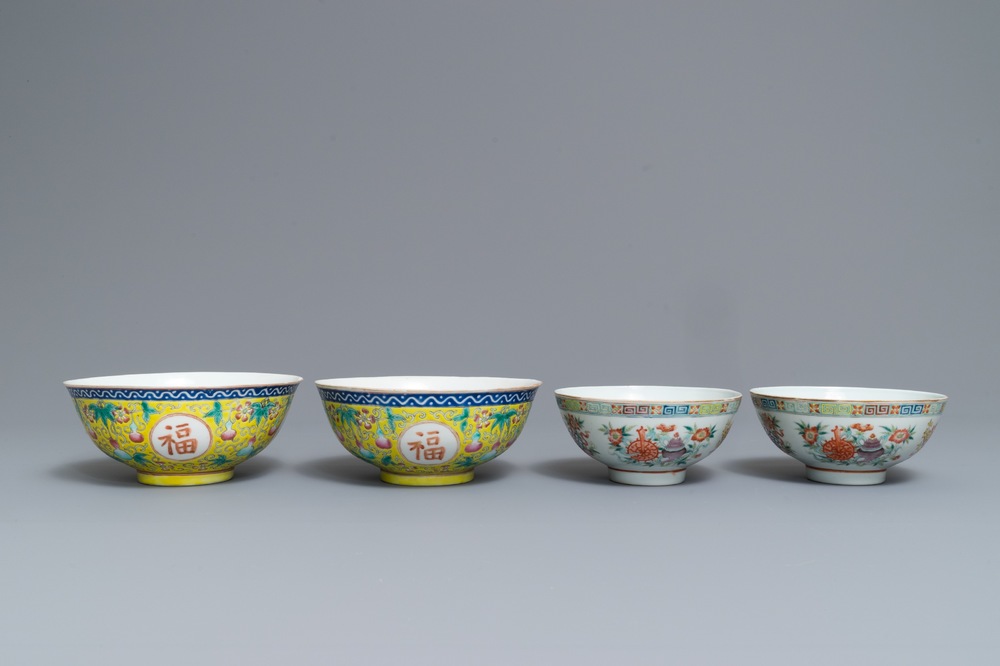 Twee paar Chinese famille rose kommen, Qianlong en Guangxu merk, 19/20e eeuw
