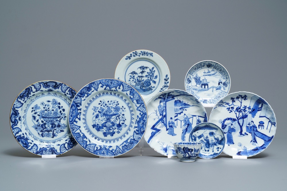 A varied collection of Chinese blue and white wares, Kangxi/Qianlong