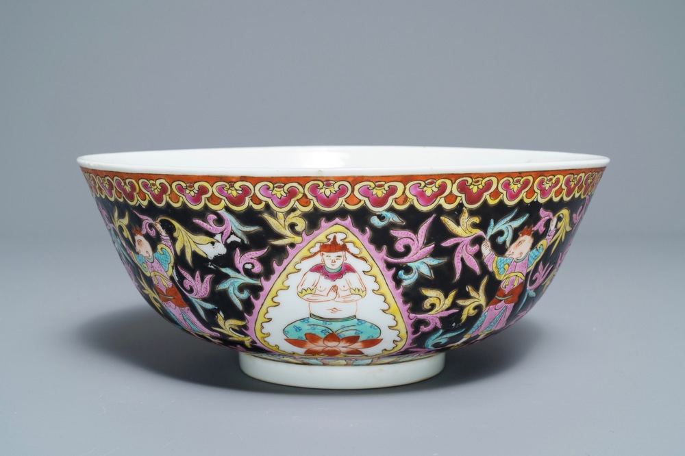A large Chinese Thai market Bencharong bowl, Yongzheng mark, 19th C.