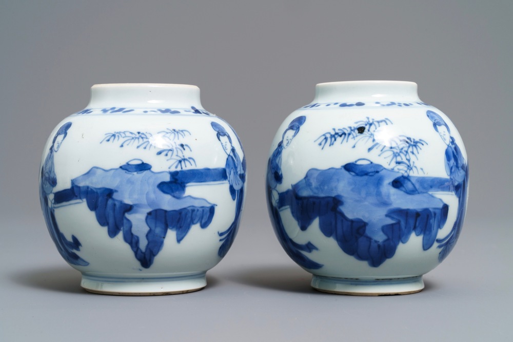 A pair of small Chinese blue and white 'Long Eliza' jars, Kangxi