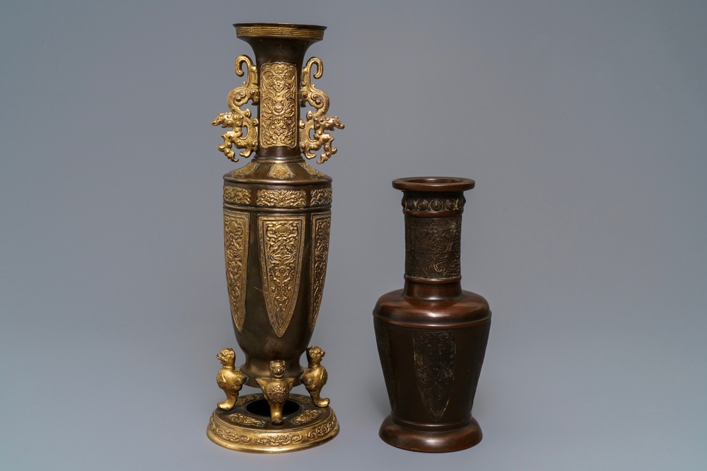 Deux vases en bronze, Chine, 19&egrave;me