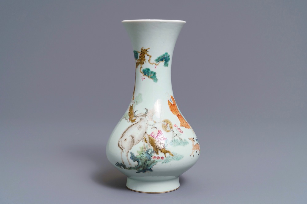 A Chinese famille rose pear-shaped flask, Qianlong mark, 19th C.
