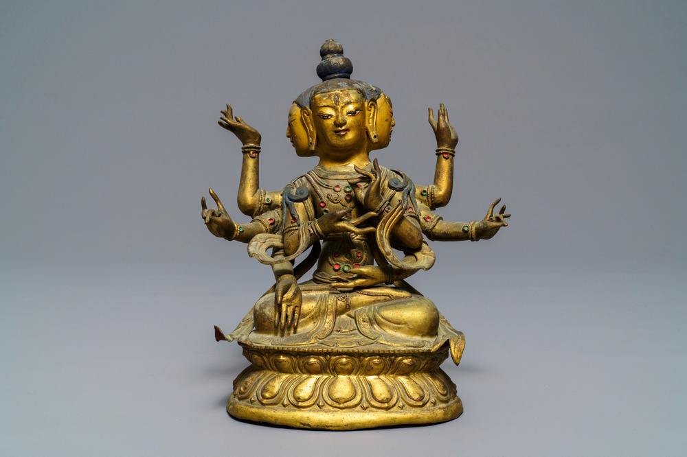 Une figure d'Ushnishavijaya en cuivre dor&eacute; incrust&eacute;, Sino-Tibet, 18&egrave;me
