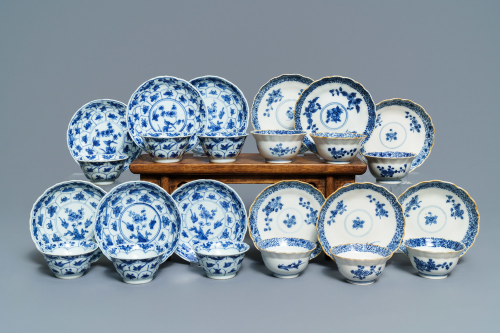 Twelve Chinese blue and white cups and saucers with floral design, Kangxi/Qianlong