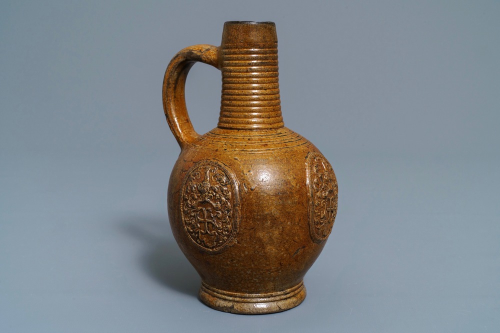 Une cruche armori&eacute;e et monogramm&eacute;e CR en gr&egrave;s de Bouffioulx, Belgique, 16/17&egrave;me