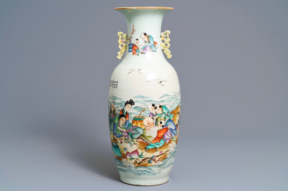 A Chinese famille rose two-sided design vase, 19/20th C.