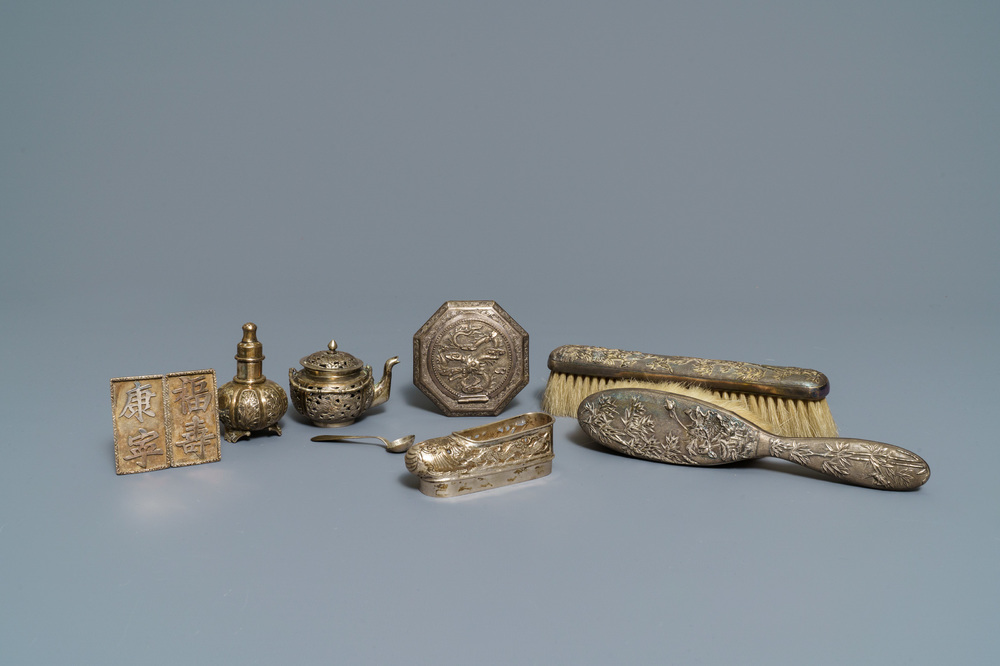 Une collection vari&eacute;e en argent, Chine, 19/20&egrave;me