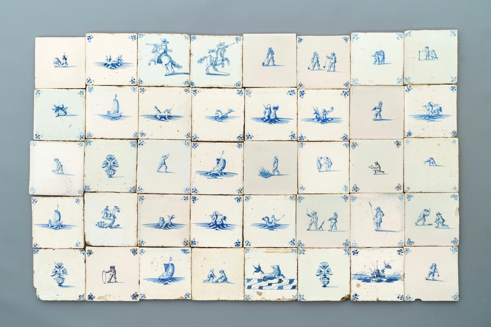 Quarante carreaux en fa&iuml;ence de Delft bleu et blanc, 17/18&egrave;me