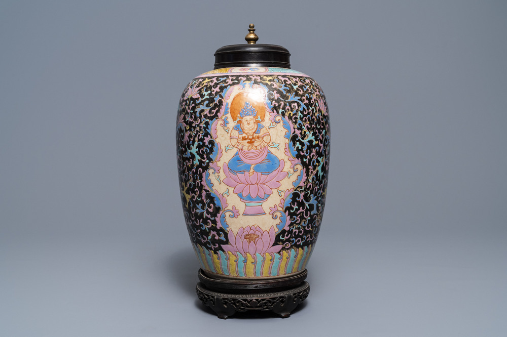 A large Chinese Thai market Bencharong ginger jar, 19/20th C.