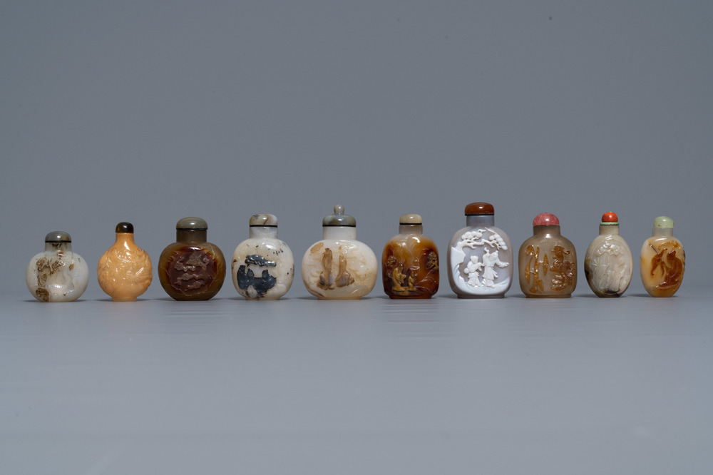 Dix tabati&egrave;res en agate sculpt&eacute;e, Chine, 19/20&egrave;me