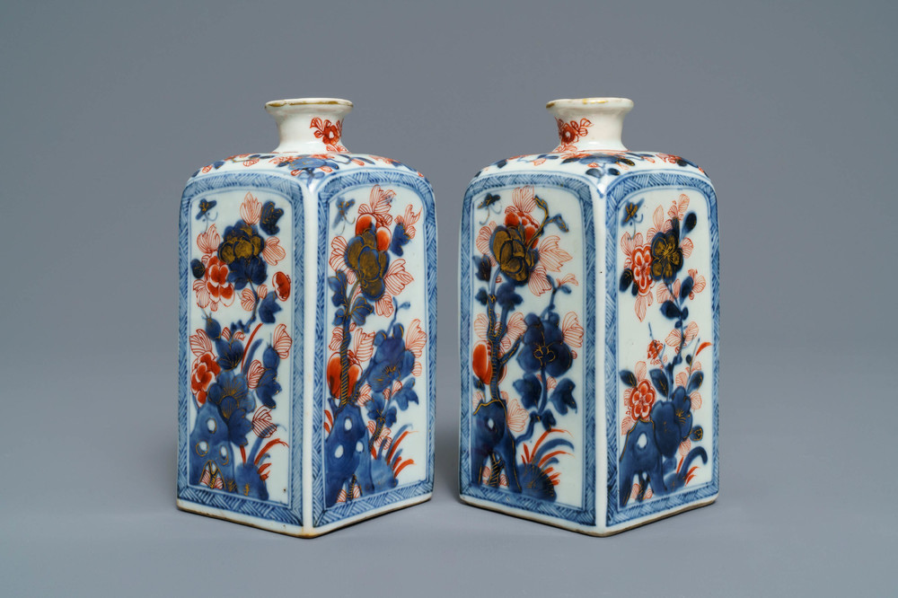 Een paar vierkante Chinese Imari-stijl theebussen, Kangxi