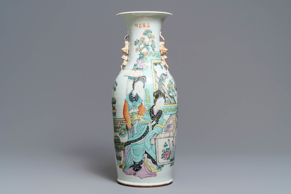 A large Chinese qianjiang cai vase with two ladies, 19/20th C.