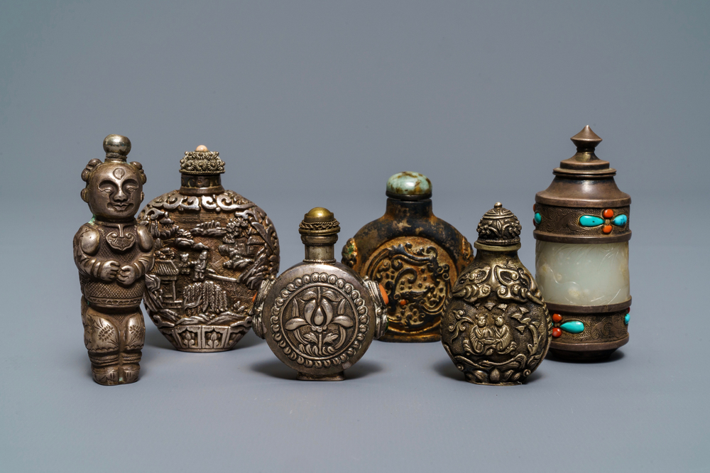 Six tabati&egrave;res en jade et argent incrust&eacute; de corail et turquoise, Chine, 19/20&egrave;me