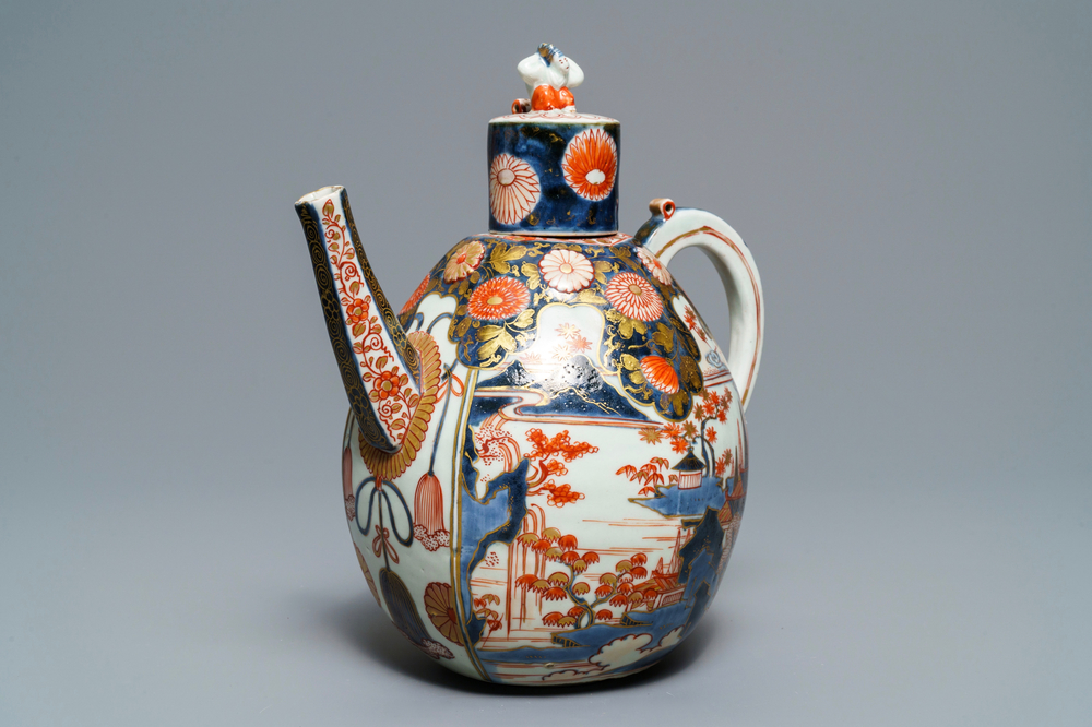 A large Japanese Imari jug and cover, Edo, 17th C.