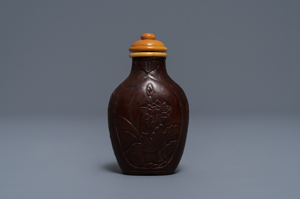 Une tabati&egrave;re taill&eacute;e dans une courge s&eacute;ch&eacute;e, marque de Qianlong, Chine, 19&egrave;me