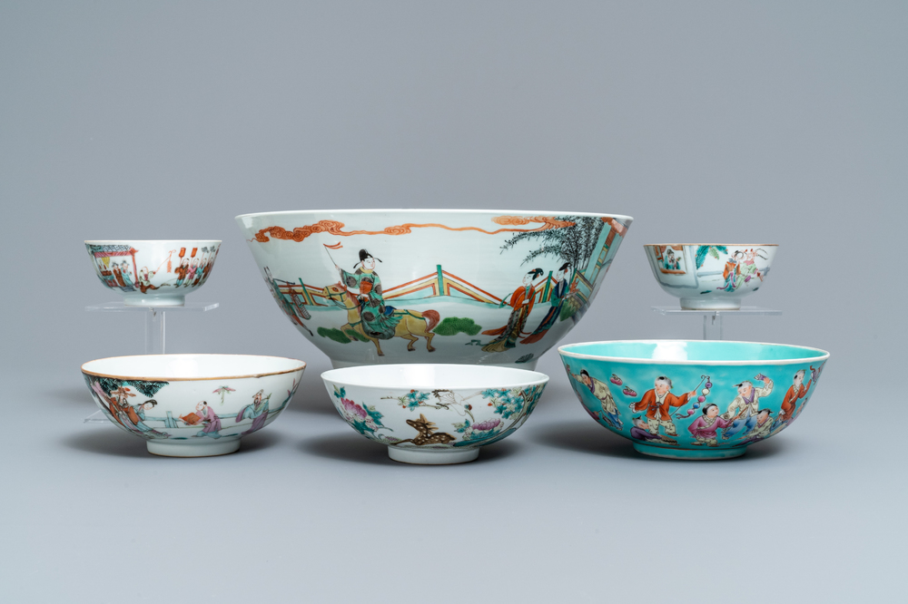 Zes diverse Chinese famille rose en verte kommen, 19/20e eeuw