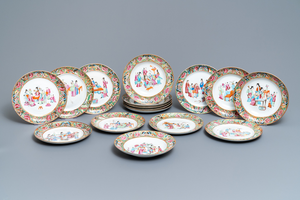 Een 16-delig Chinees Canton famille rose servies, 19e eeuw