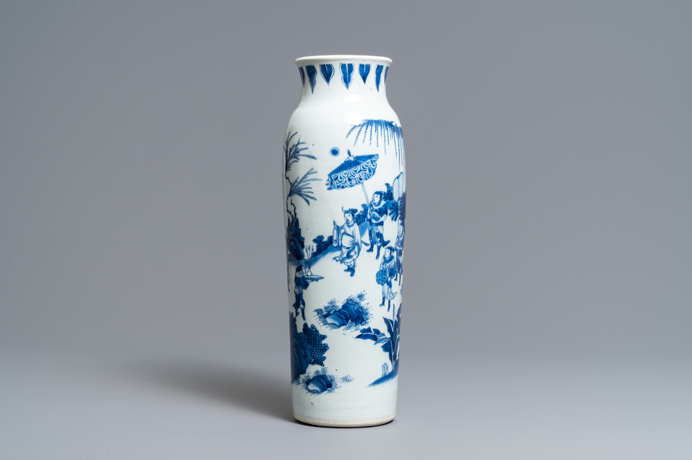 A Chinese blue and white sleeve vase with figural design all-round, Transitional period