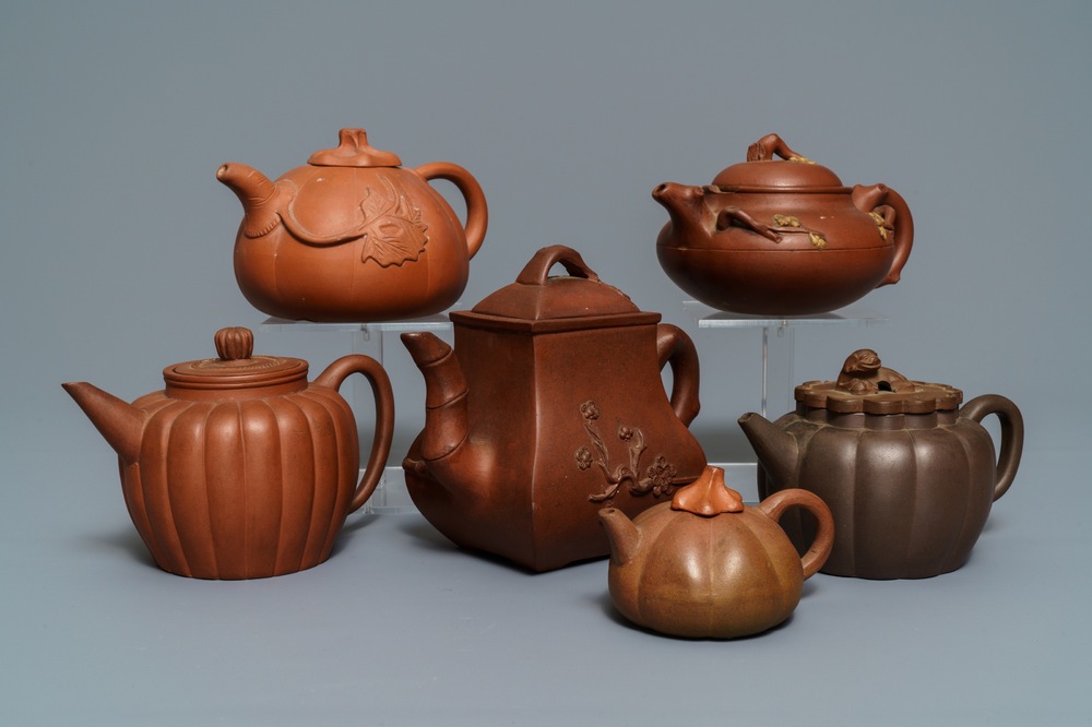 Six th&eacute;i&egrave;res couvertes en gr&egrave;s de Yixing, Chine, 19&egrave;me
