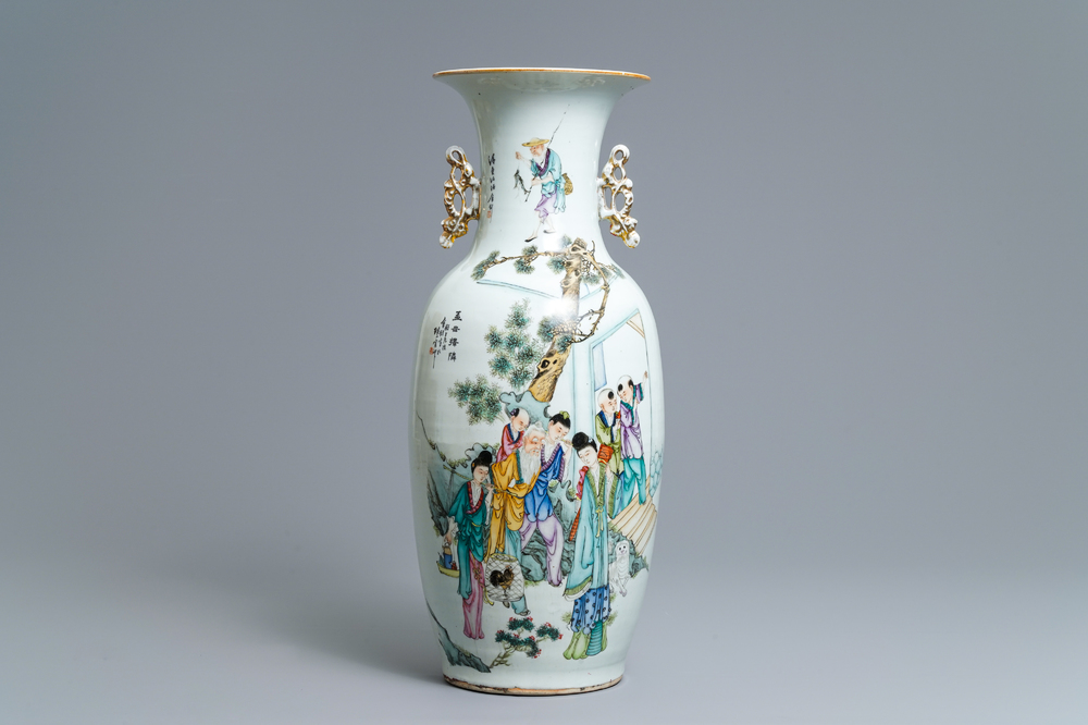 A Chinese famille rose two-sided design vase, 19/20th C.