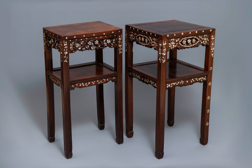 Deux socles en bois sculpt&eacute; incrust&eacute; de nacre, Chine ou Vietnam, 19&egrave;me