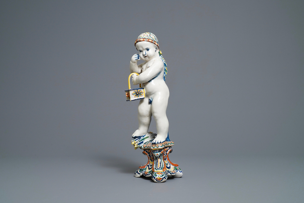 Une figure d'un gar&ccedil;on ou all&eacute;gorie de l'hiver en fa&iuml;ence de Delft polychrome, 18&egrave;me