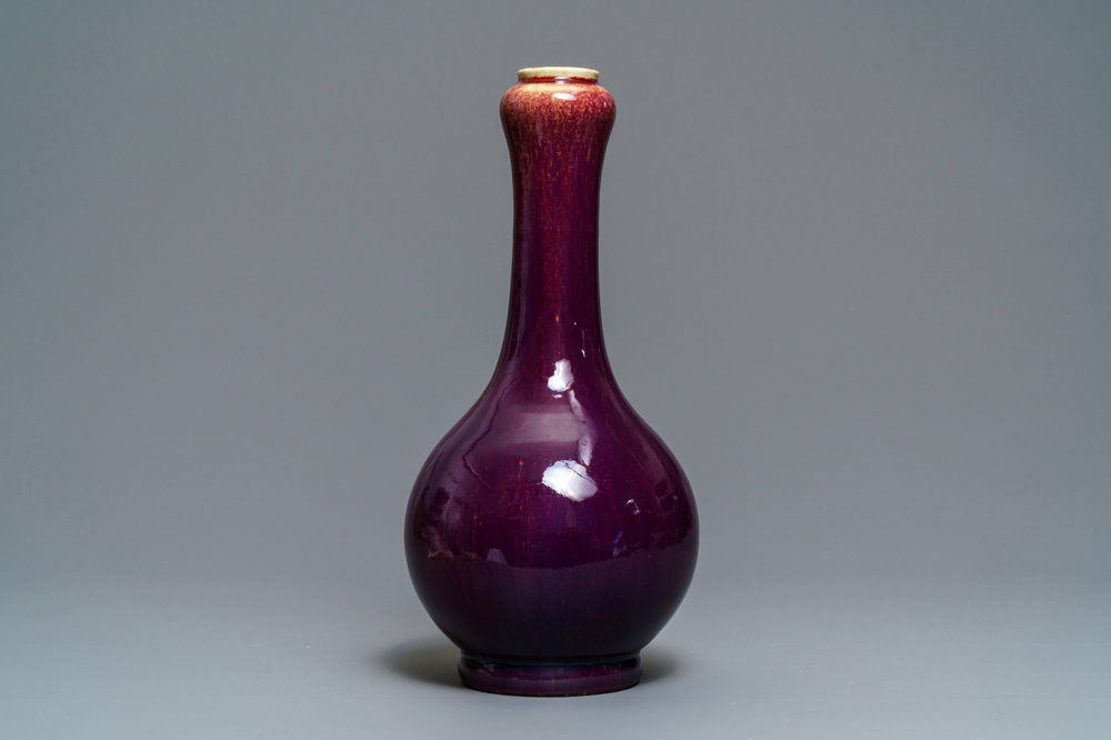 Un vase de forme bouteille en porcelaine de Chine dite 'flamb&eacute;', Qianlong