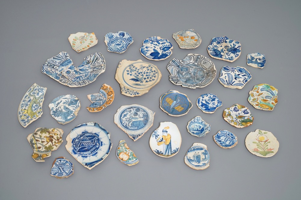 Une collection de fragments en majolique, Pays-Bas, 16&egrave;me et apr&egrave;s