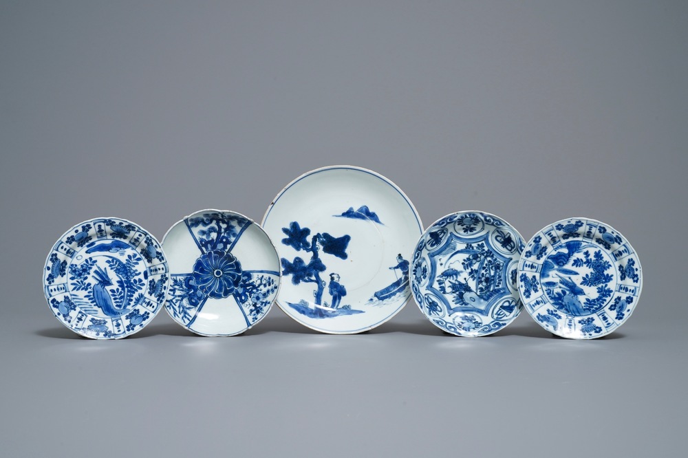 Five Chinese blue and white ko-sometsuke and kraak porcelain plates, Wanli/Tianqi
