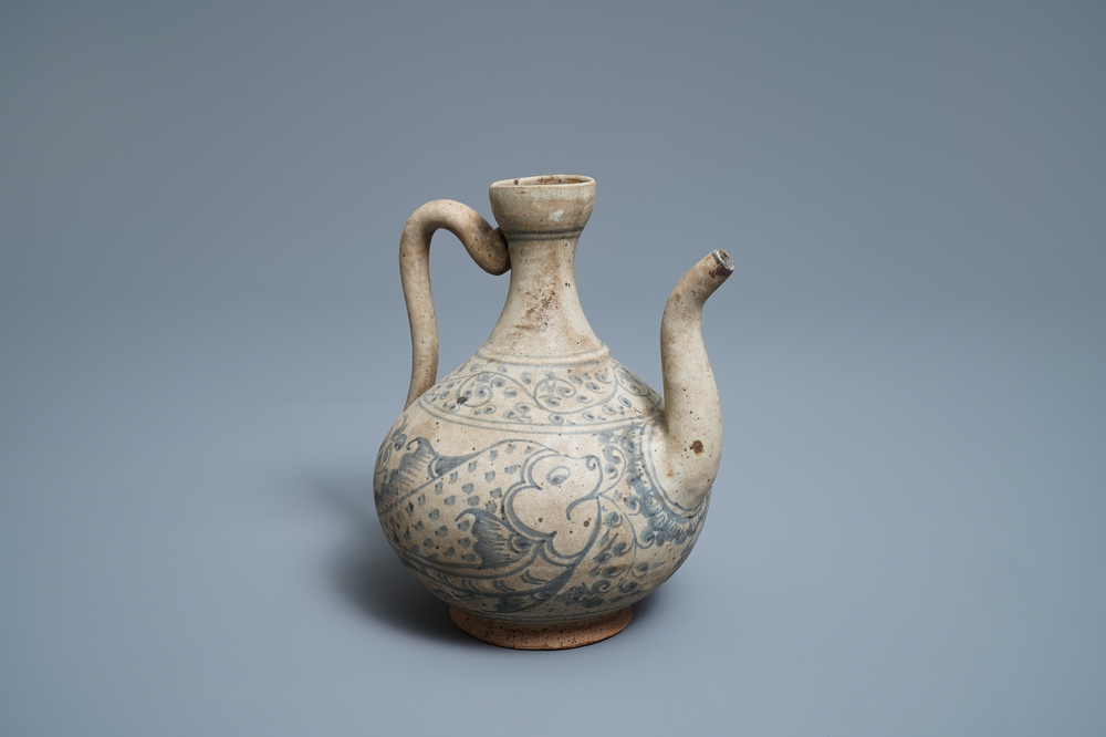 An Annamese blue and white kendi with fish, Vietnam, 15/16th C.