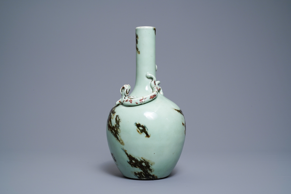 Een Chinese celadon vaas met koperrood decor, Qianlong merk en periode