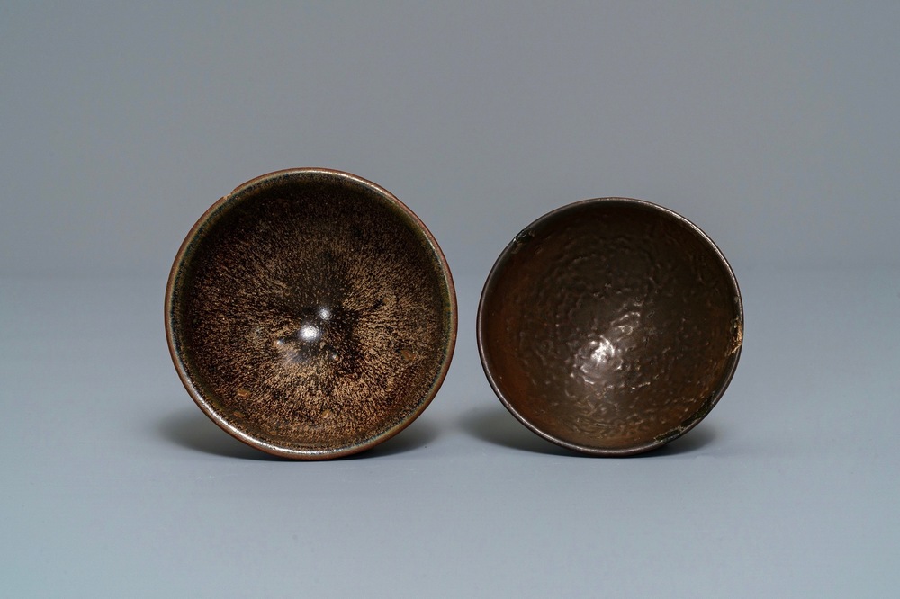 Deux bols en gr&egrave;s porcelaineux de type jianyao &agrave; &eacute;mail 'fourrure de li&egrave;vre' et brun, Song