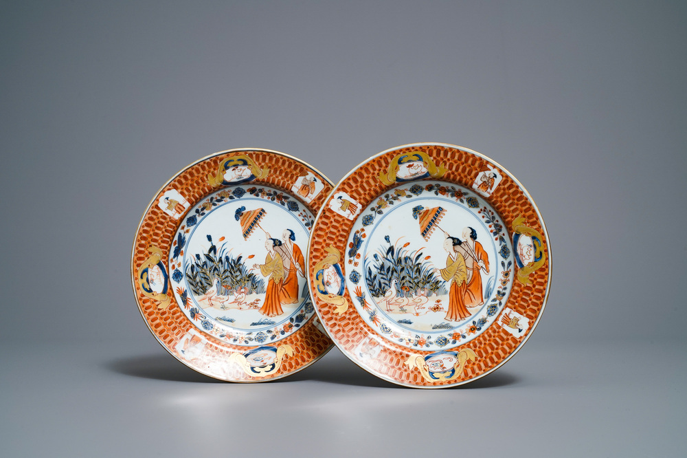 A pair of Chinese Imari-style plates after Cornelis Pronk: 'Dames au Parasol', Qianlong