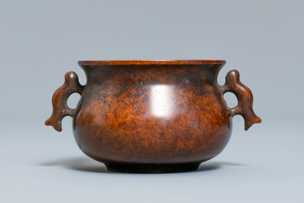 Un br&ucirc;le-parfum en bronze, Chine, 19/20&egrave;me