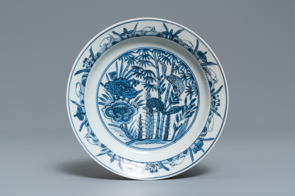 A Chinese blue and white plate with squirrels and a frog, Wanli