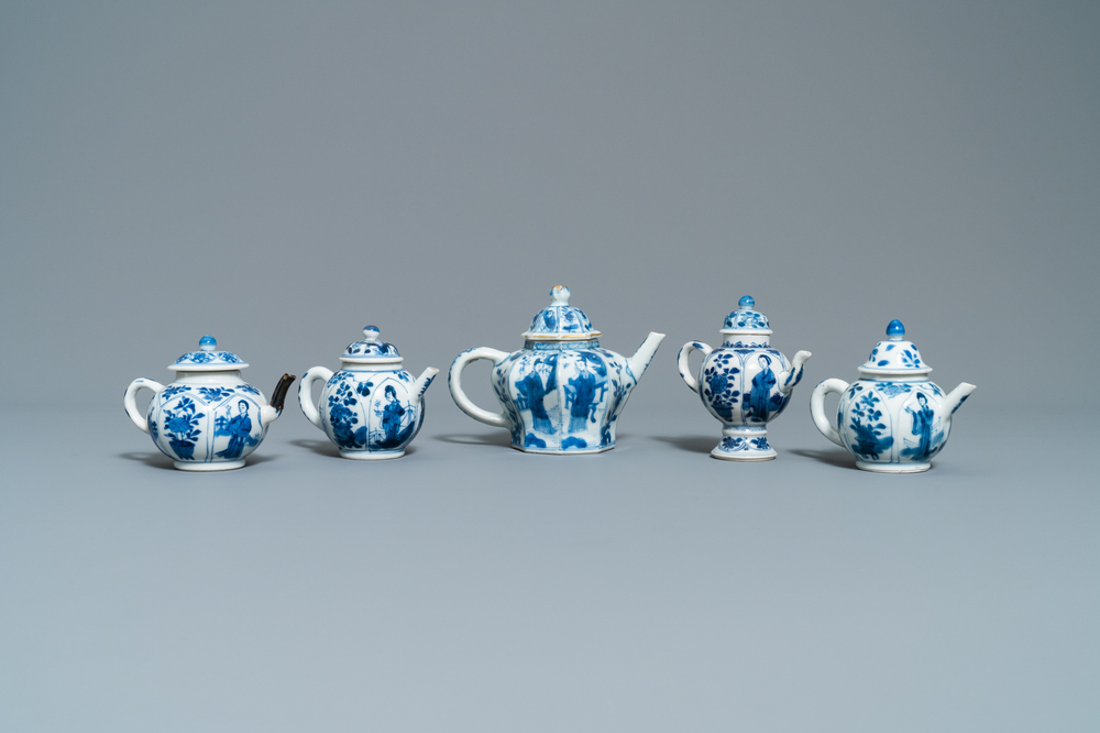 Five Chinese blue and white 'Long Eliza' teapots, Kangxi