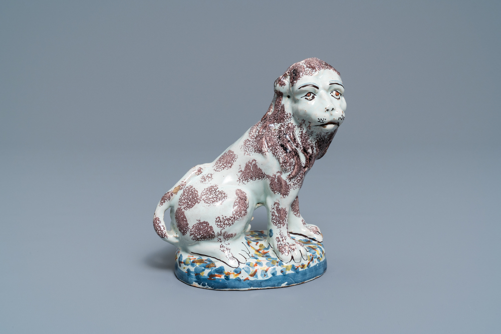 Un mod&egrave;le d'un lion en fa&iuml;ence polychrome de Bruxelles ou Lille, fin du 18&egrave;me