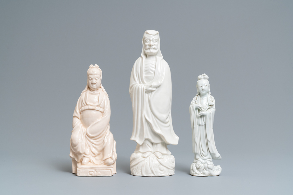 Trois figures en porcelaine blanc de Chine de Dehua, 18/19&egrave;me