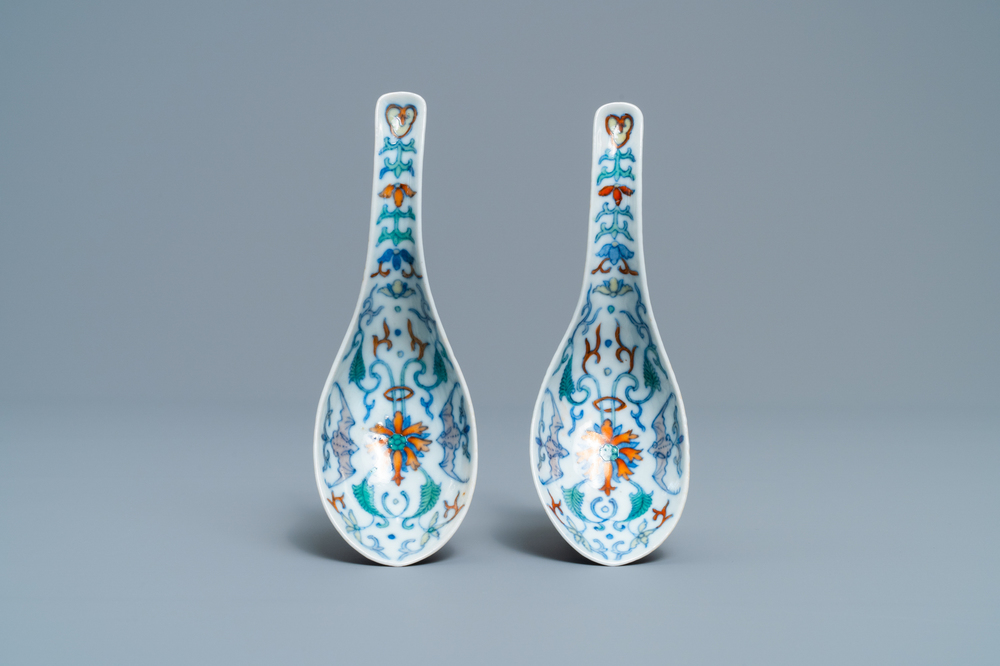 A pair of Chinese doucai spoons, 19th C.